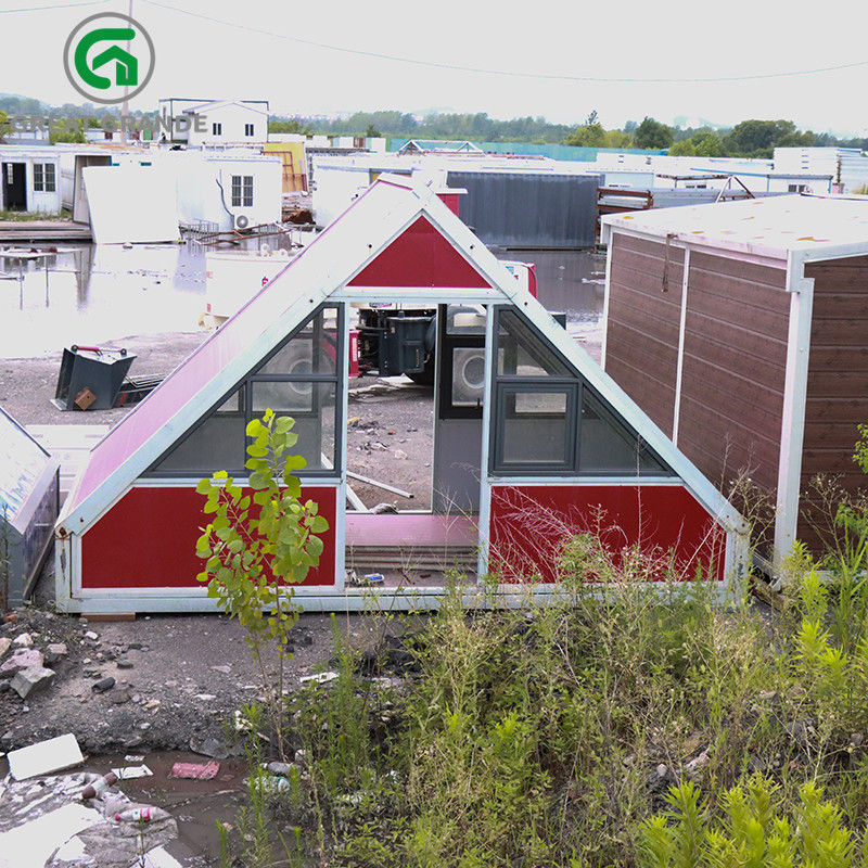 Rojo prefabricado plegable de acero galvanizado de la casa del triángulo para acampar y las actividades al aire libre